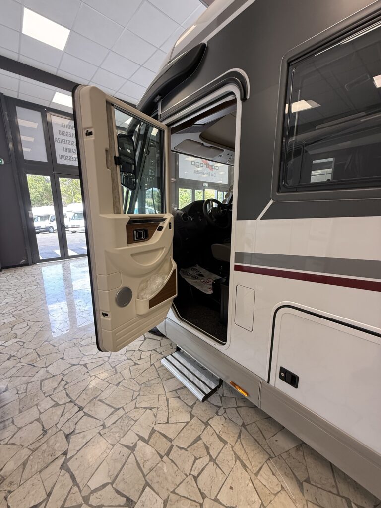 CHIC C-LINE L 4.9 LE MERCEDES – BENZ SPRINTER