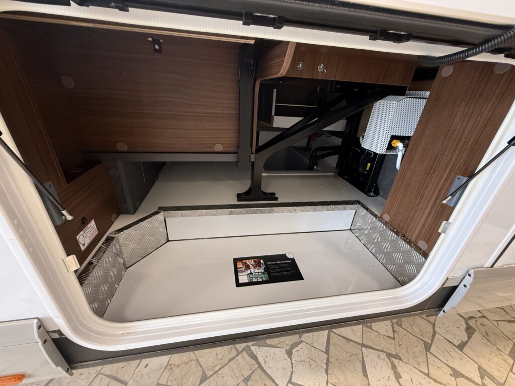 CHIC C-LINE L 4.9 LE MERCEDES – BENZ SPRINTER