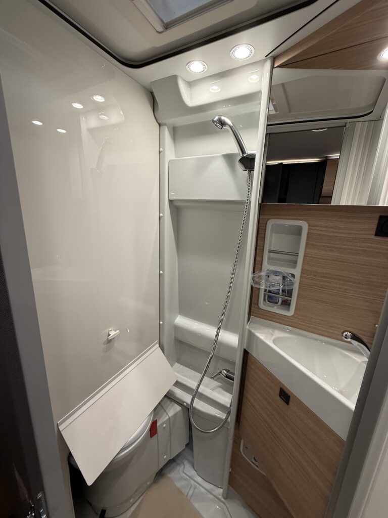 MALIBU VAN DIVERSITY GT SKYVIEW 640 LE K