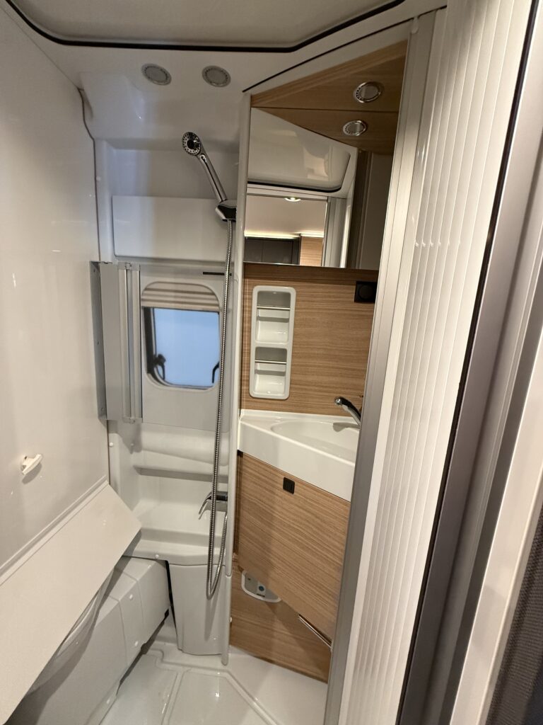 MALIBU VAN DIVERSITY COUPE’ 640 LE K